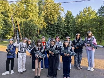 Участники первой смены после игры в лазертаг